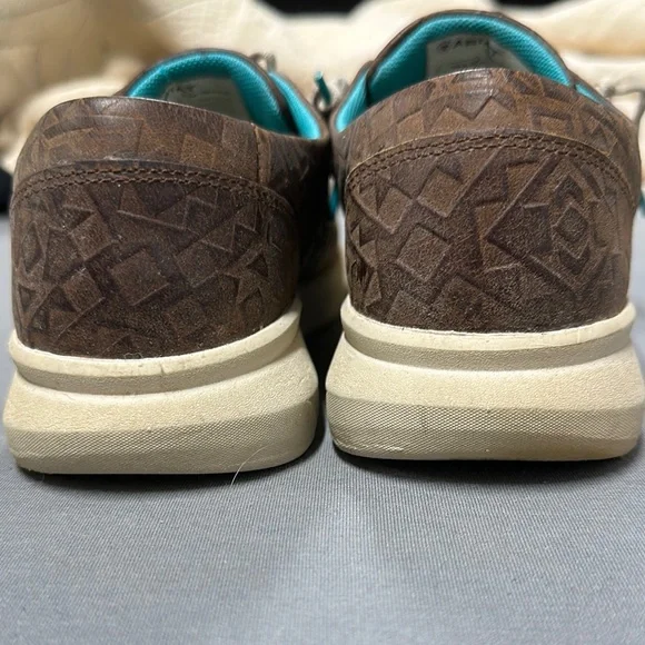 Ariat Embossed Brown Leather Hilos with Turquoise Accents - Picture 3 of 6